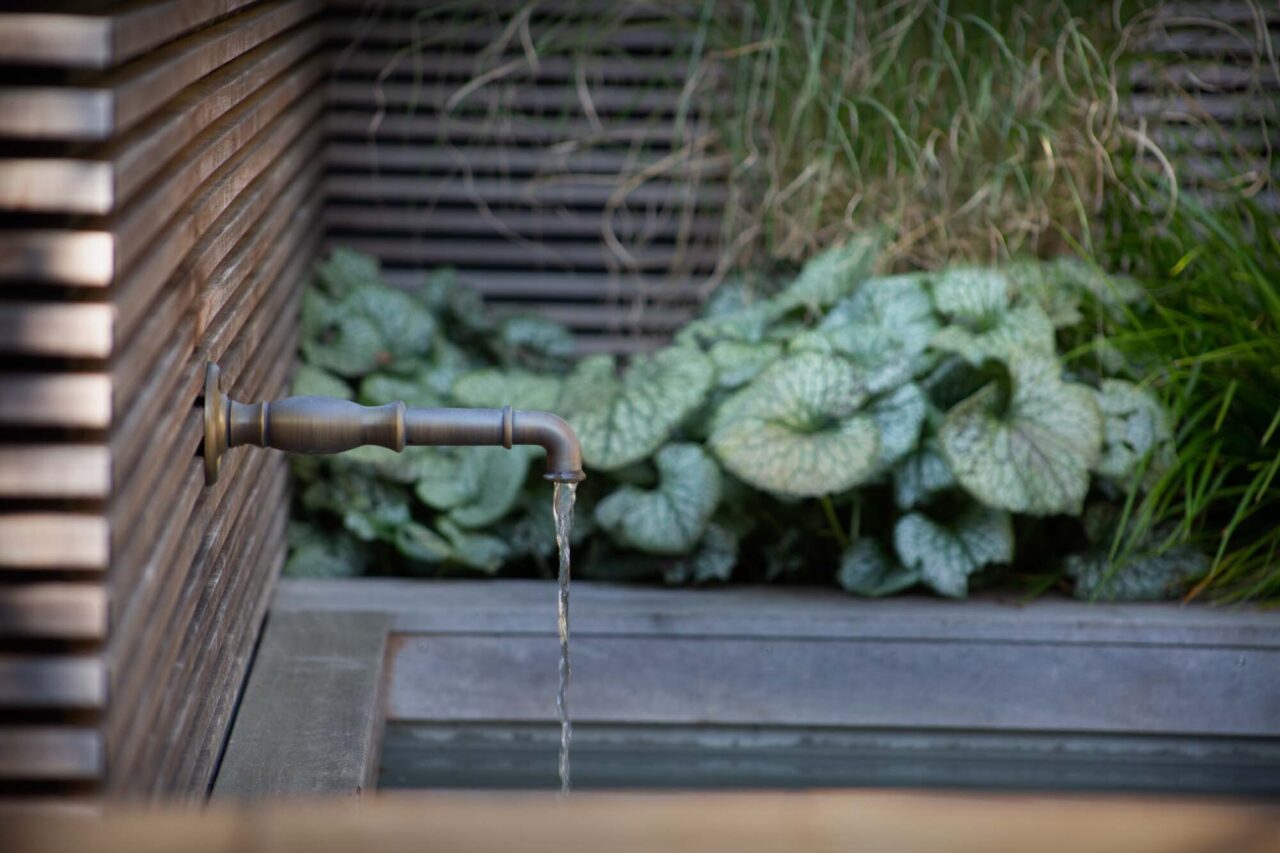 05 Garten Design Brunnen Pflanzen Holz Ipe Garten Gestaltung Brunnera Bruniert